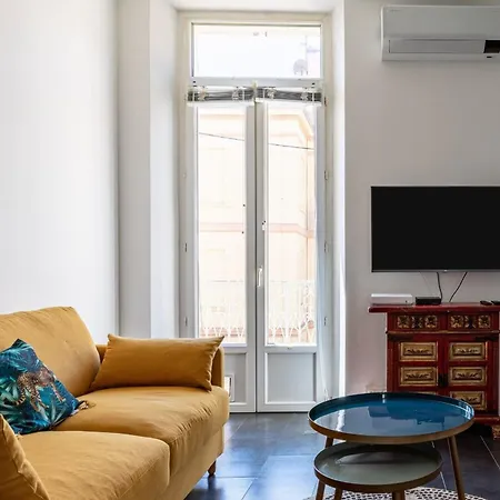 Charming In The Center Of Apartment *